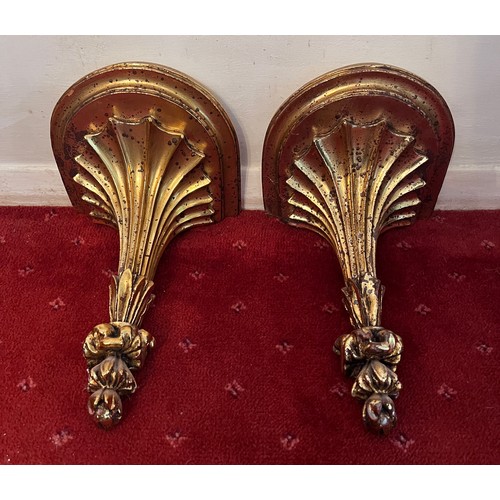 1315 - A pair of gilt wall brackets. 33cm h.