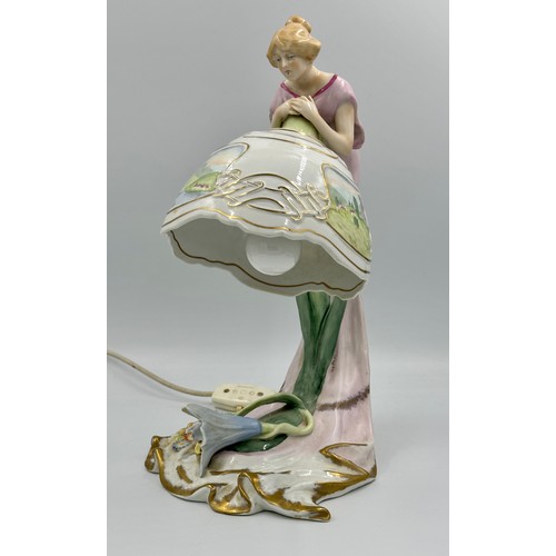 160 - A Capodimonte table lamp 