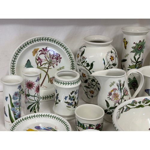 247 - A quantity of Portmeirion tableware in the 'Botanic Garden' pattern including large bowl 26cm d, 2 x... 