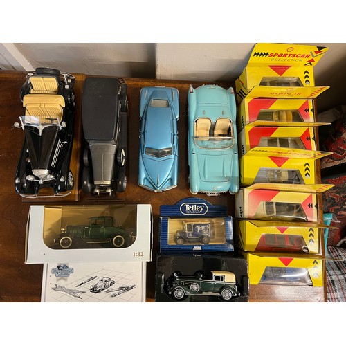 1099 - Model cars to include Franklin Mint precision models 1948 Tucker, Burago Chevrolet corvette 1957, Di... 