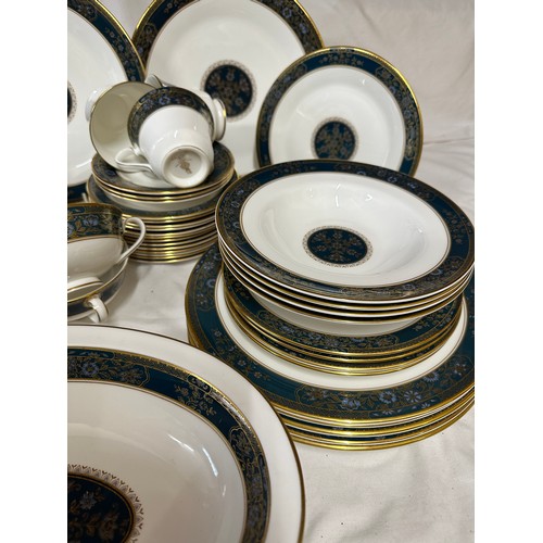 244 - Royal Doulton 'Carlyle', part dinner/tea service comprising: 14 x dinner plates,  3 x oval bowls 27.... 