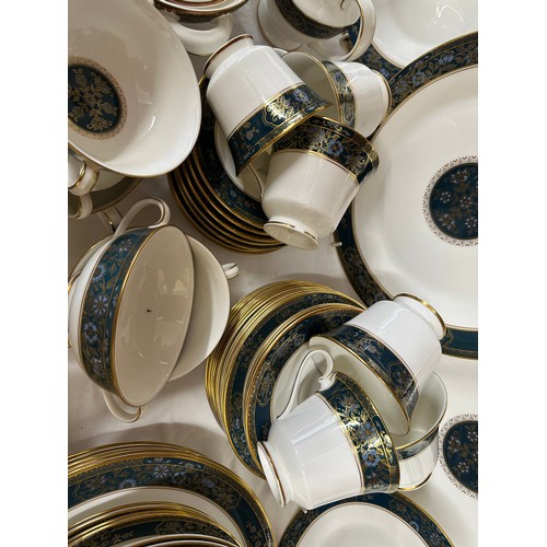 244 - Royal Doulton 'Carlyle', part dinner/tea service comprising: 14 x dinner plates,  3 x oval bowls 27.... 