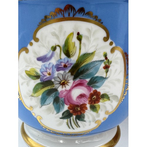 262 - Hand painted and gilded Portuguese Vista Alegre ware to include two planters, largest 18.5cm and 16c... 