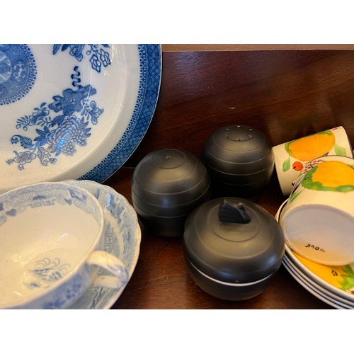 267 - Ceramics to include two Susie Cooper Wedgwood coffee cans and saucers, Crown Ducal Orange Tree can a... 