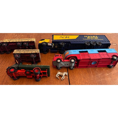 1082 - Diecast Corgi models to include Nigel Rice Lorry, Smith of Maddiston Ltd, Bedord S Type and a Chippe... 