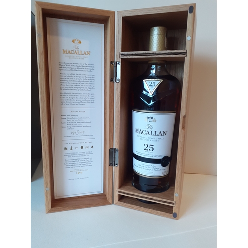 1122 - MACALLAN 25 Year old - 2018 Release.