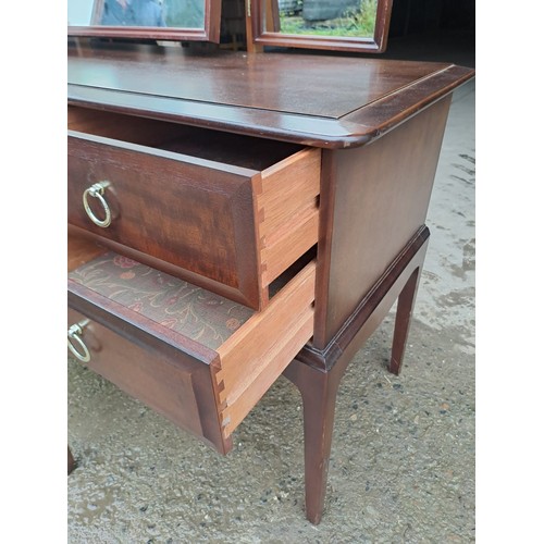 31 - A Georgian mahogany 3 drawer sideboard. 168 w x 127 x 47cm.