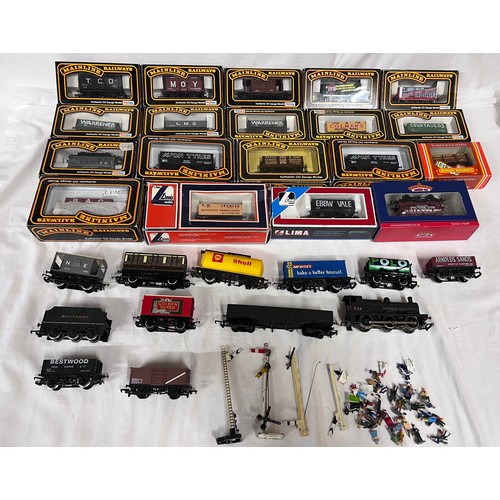 1090 - Palitoy Mainline - 6 x boxed 00 gauge wagons x 15, three other boxed wagons including Lima Wagons an... 