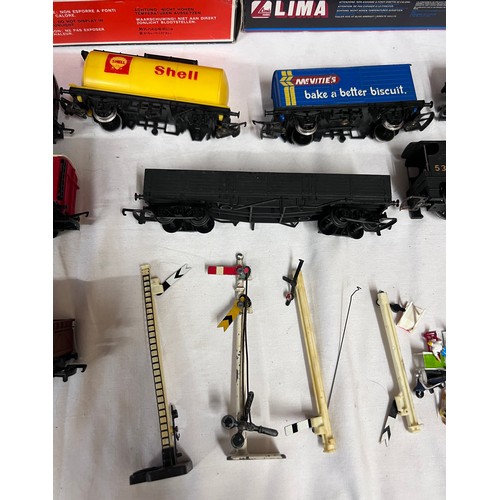 1090 - Palitoy Mainline - 6 x boxed 00 gauge wagons x 15, three other boxed wagons including Lima Wagons an... 