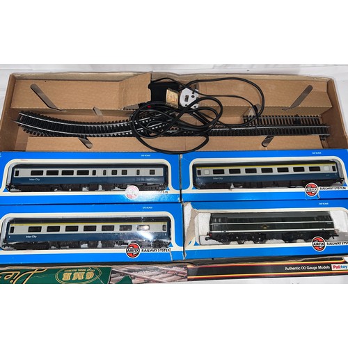 1092 - A Great Model Railways Diesel Passenger Train Set and a Mainline Palitoy British Railways Steam Frei... 