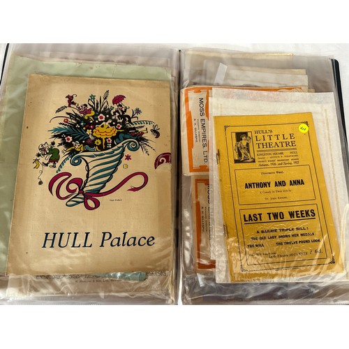 662 - Hull ephemera to include mainly Theatre Bills from 1781 onwards, Theatre Royal, Hull Summer Theatre,... 