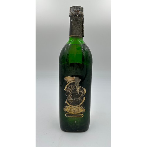 1137 - A bottle of Glenfiddich Pure Malt Scotch Whisky, over 8 years, Contents 26 2/3 Fl. ozs. Pre decimali... 