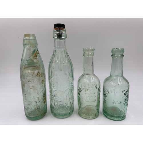 337 - Various glass bottles to include Robertson & Speight, Hull, W.Wheatley & Sons, Hull, Royal Kingston ... 