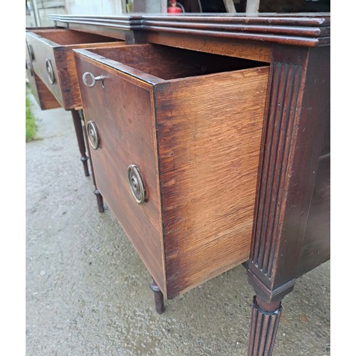 72 - A Georgian mahogany 3 drawer sideboard. 168 w x 127 x 47cm.