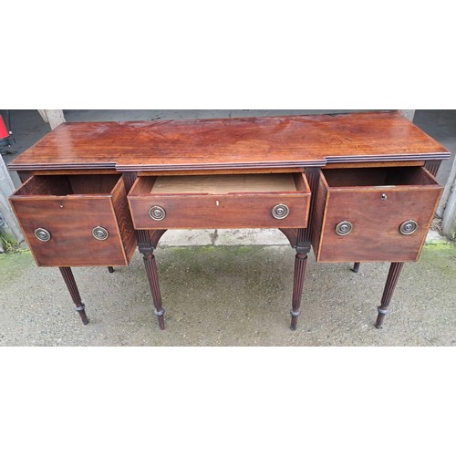 72 - A Georgian mahogany 3 drawer sideboard. 168 w x 127 x 47cm.