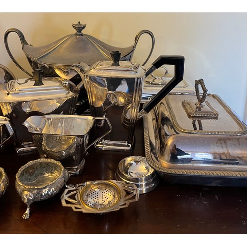 636 - A quantity of good quality silver plated items to include muffin dish, tureen, tea service, entrée d... 