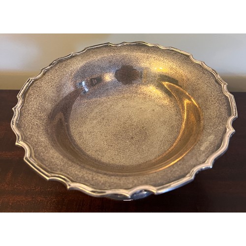 694 - Silver pedestal bowl, Sheffield 1931, maker Walker and Hall. 20cm diameter. Weight 330gm.