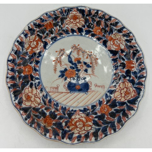 782 - A 19thC Imari pattern plate, 21.5cm d.