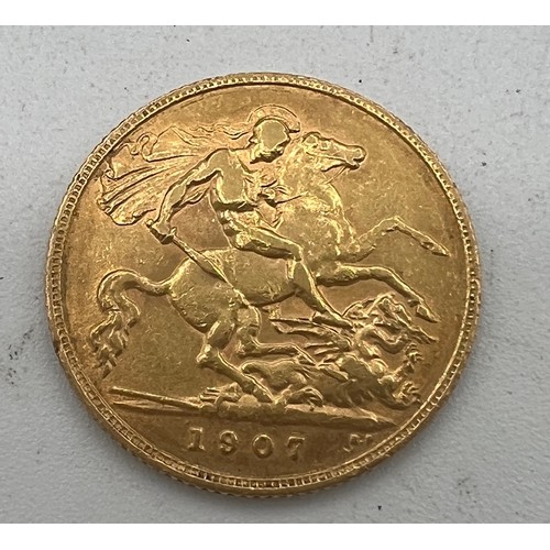 584 - An Edwardian 1907 half sovereign.