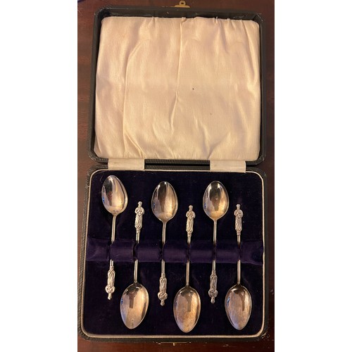 718 - A set of six boxed silver teaspoons Sheffield 1946, maker Robert’s & Belk Ltd together with a boxed ... 