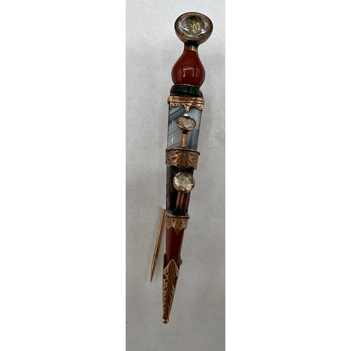 462 - A Scottish dirk style brooch set with cornelian, jasper, bloodstone, blue banded agate and foiled ci... 