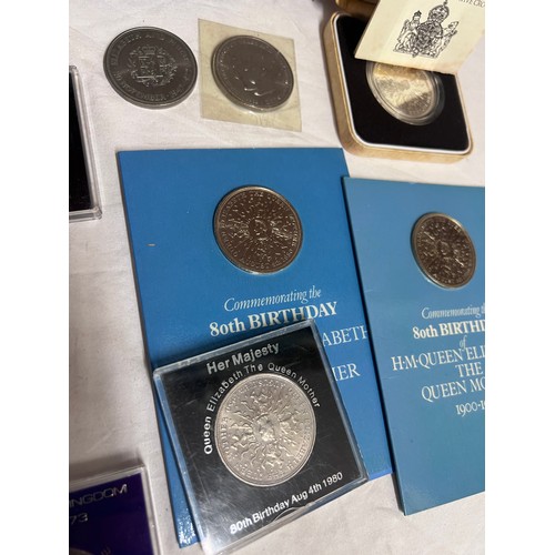 573 - A quantity of Great Britain coinage to include 1982 Proof Collection, 1983 Proof Collection, 1984 Pr... 