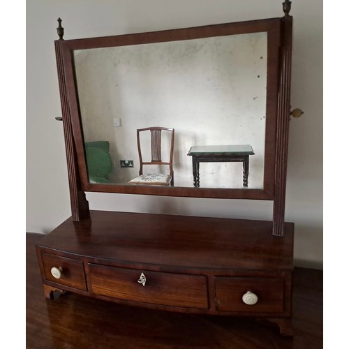 1018 - A 19thC mahogany toilet mirror with three drawers on bracket feet. 49cm h x 41cm w x 19cm d.