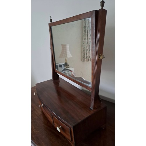 1018 - A 19thC mahogany toilet mirror with three drawers on bracket feet. 49cm h x 41cm w x 19cm d.