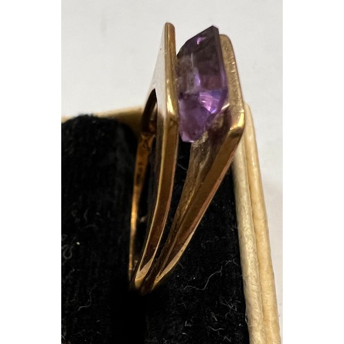 480 - A 9 carat gold ring set with amethyst, size L, weight 2.7gm.