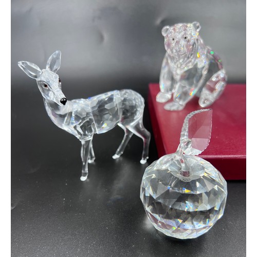 292 - Eight boxed pieces of Swarovski crystal to include 7637 Grizzly Bear measuring approx. 8.5cm h x 9cm... 