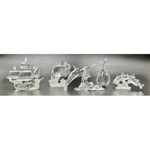 300 - Swarovski crystal to include 7473 Santa Maria ship, 7644 South Sea Dolphin on a Wave (detached piece... 