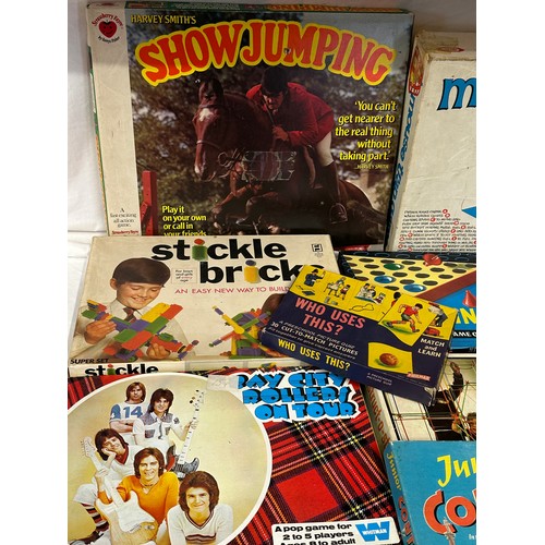 865 - A collection of board games to include Mouse Trap Game, Show Jumping, Bell's Loony Links, Stickle Br... 