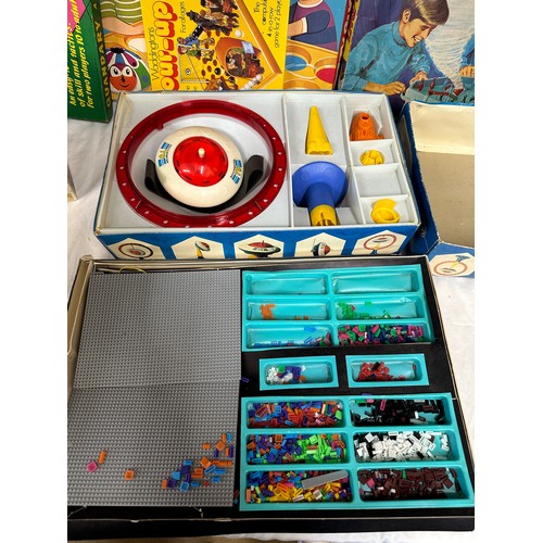 866 - A collection of board games to include Walt Disney's Pinocchio Race Game, Snakes & Ladders, Baffle B... 