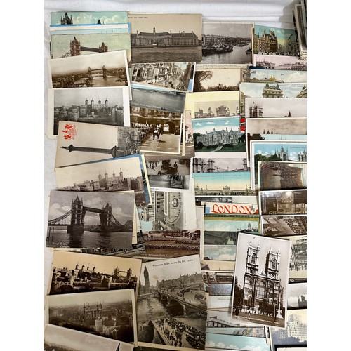 748 - A large collection of Edwardian to 1950's London postcards to include Landmarks, Churches, Bridges, ... 