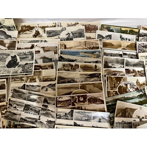 749 - A collection of Edwardian to 1950's Multiview postcards to include places throughout the United King... 