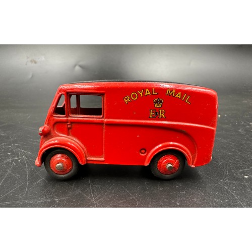 859 - Boxed Dinky Toys to include 255 Mersey Tunnel Police Van, 260 Royal Mail Van, 410 Bedford End Tipper... 