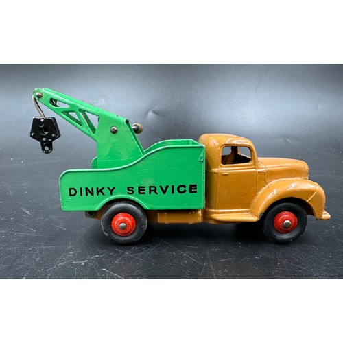 860 - Boxed Dinky toys to include 921 Articulated Lorry, 922 Big Bedford Lorry, 430 Breakdown Lorry and 93... 