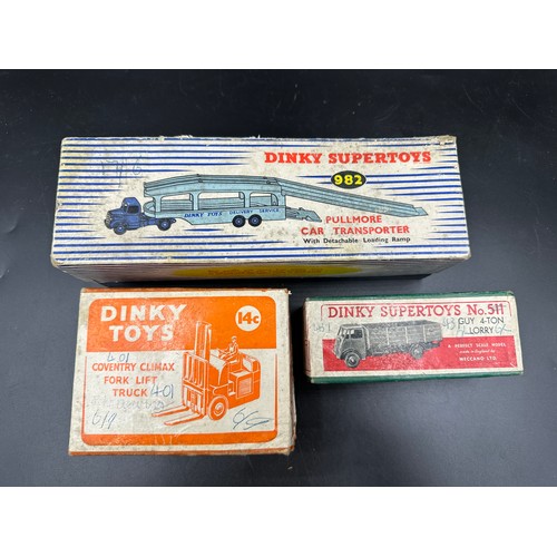 861 - Boxed Dinky toys to include 982 Pullmore Car Transporter, 14c 401 Coventry Climax Fork Lift Truck an... 