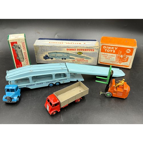 861 - Boxed Dinky toys to include 982 Pullmore Car Transporter, 14c 401 Coventry Climax Fork Lift Truck an... 