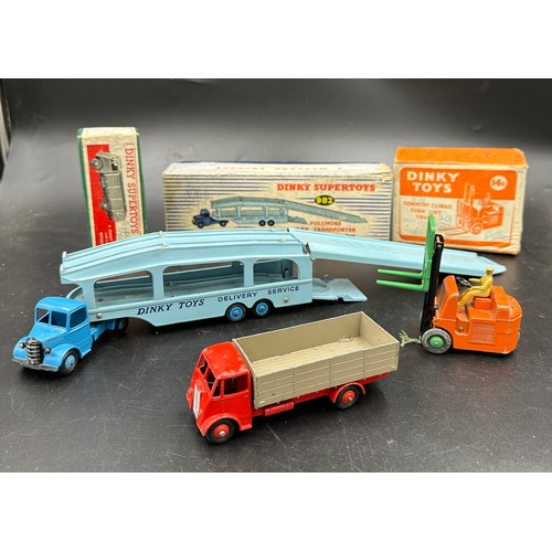 861 - Boxed Dinky toys to include 982 Pullmore Car Transporter, 14c 401 Coventry Climax Fork Lift Truck an... 