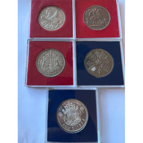 596 - Crowns/ Five Shillings to include George V 1935, George VI 1937, George VI 1951, Elizabeth II 1960 a... 