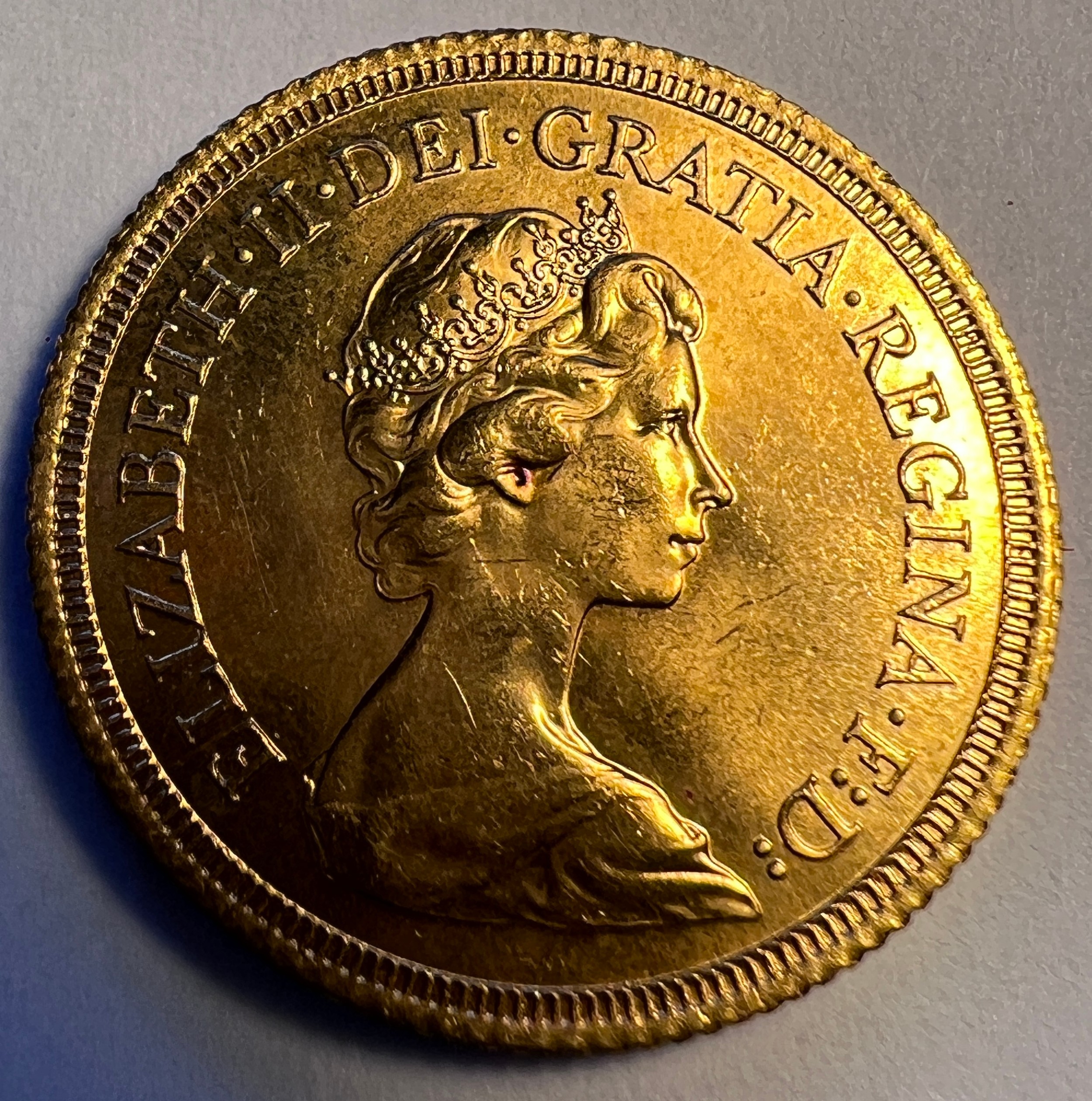 An Elizabeth II, 1952-2022 Sovereign, 1978. 8gm.