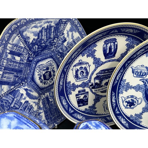 267 - A collection of Rington's Tea ceramics to include 5 plates largest 27cm d, 2 teapots largest approx ... 