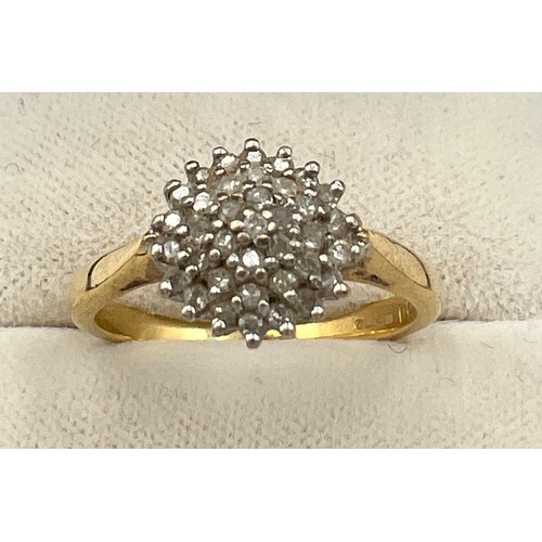 514 - An 18 carat gold ring set with diamonds, size O, weight 4.3gm.