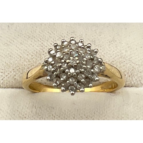 514 - An 18 carat gold ring set with diamonds, size O, weight 4.3gm.