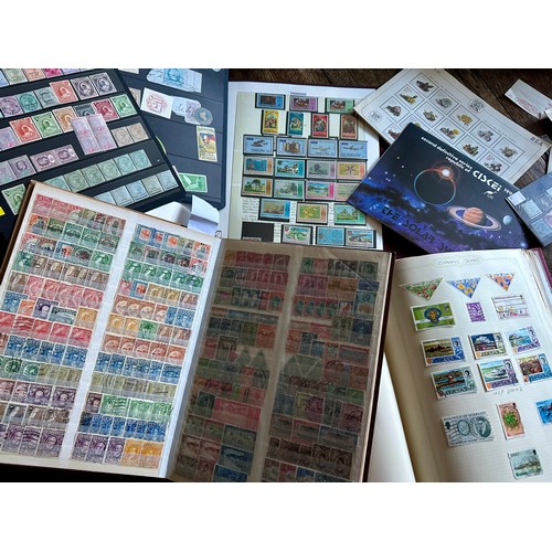 593 - A very  large collection of mainly world stamps.