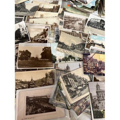 757 - A large collection of over 1200, 20thC postcards to include landmarks and scenes of Beverley (69), H... 