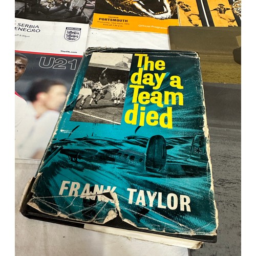 760 - Football interest to include Hull City programmes and book The Day a Team Died by Frank Taylor signe... 