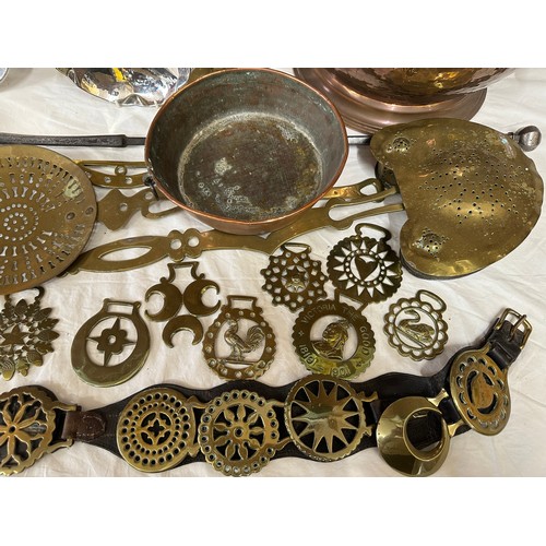 911 - A quantity of brass, copper and pewter ware to include three Keswick School of Industrial Art Firth ... 