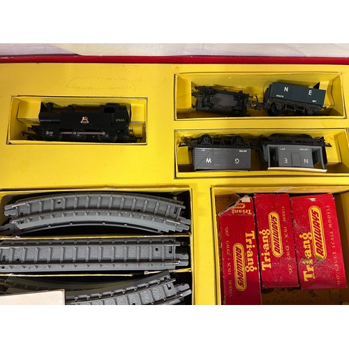 815 - A large quantity of Tri-ang railway Locomotives, Wagons and accessories to include R3 Electric Goods... 